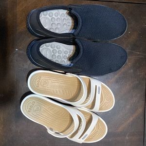 2 Pairs Womens Crocs